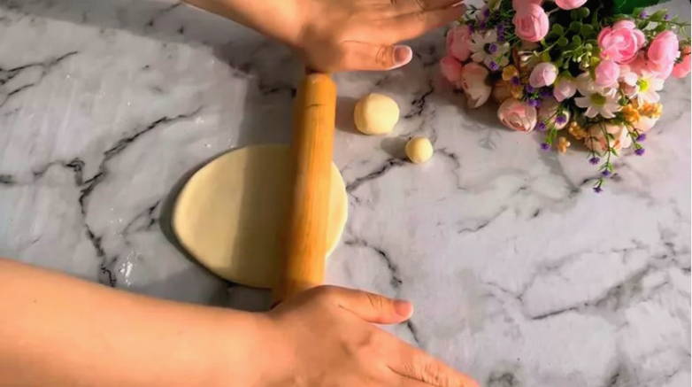 Горшочки из теста с мясом и картошкой в духовке