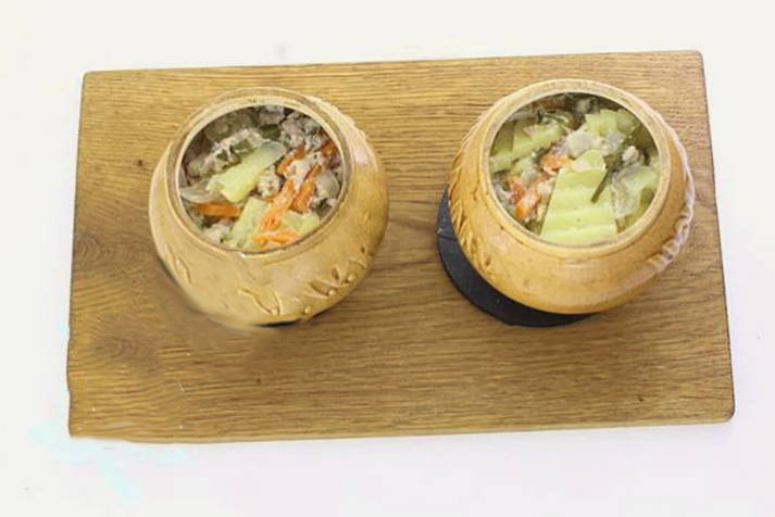 Картошка с фаршем в горшочках в духовке
