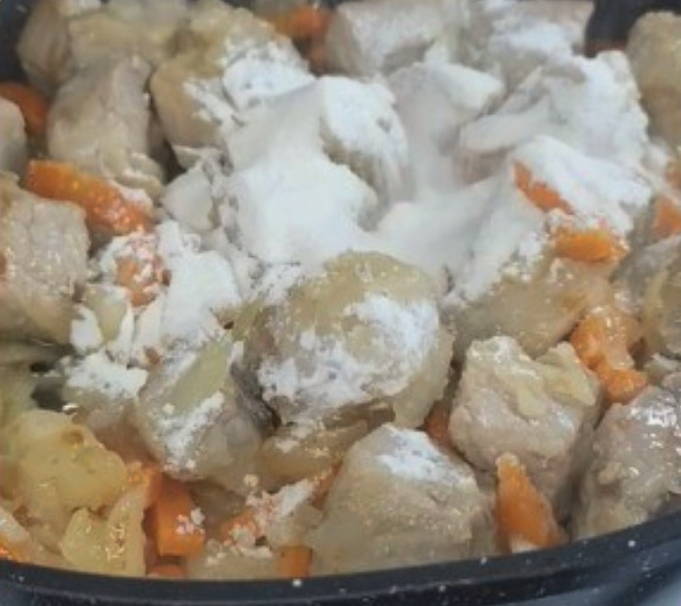 Чанахи из свинины в горшочках в духовке