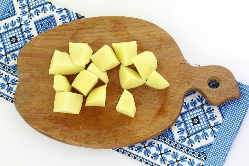 Тушеные куриные желудки с картошкой