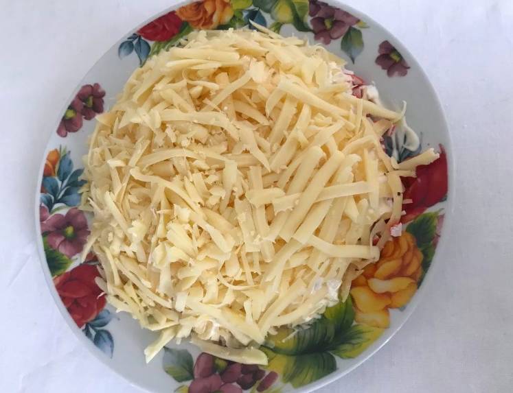 Крабовый салат с сухариками