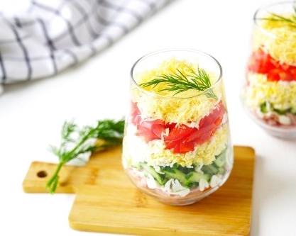 Коктейльный салат с ветчиной