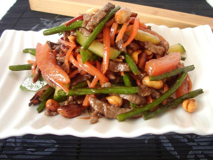 Китайский салат с арахисом