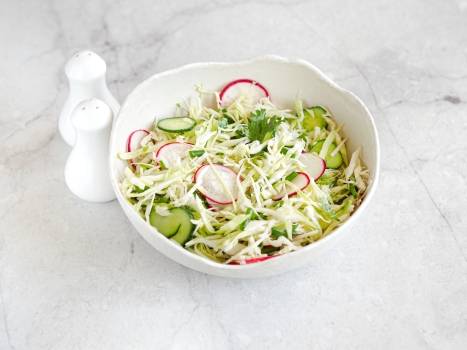 Салат из свежей капусты с уксусом