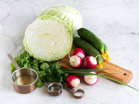 Салат из свежей капусты с уксусом