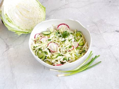 Салат из свежей капусты с уксусом