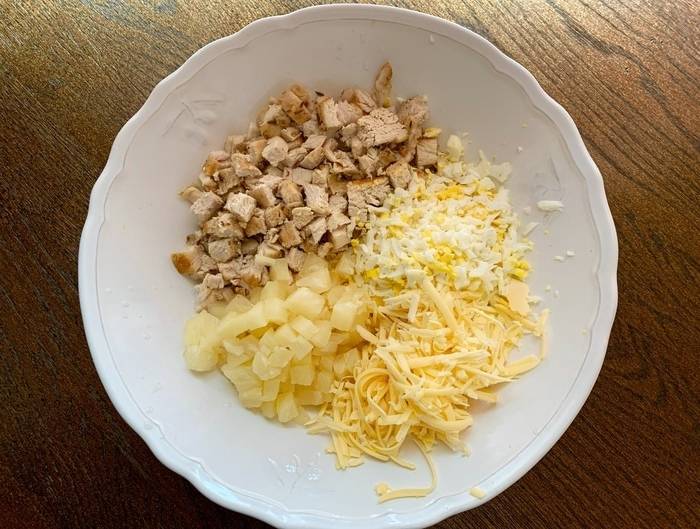 Салат «Каприз» с курицей