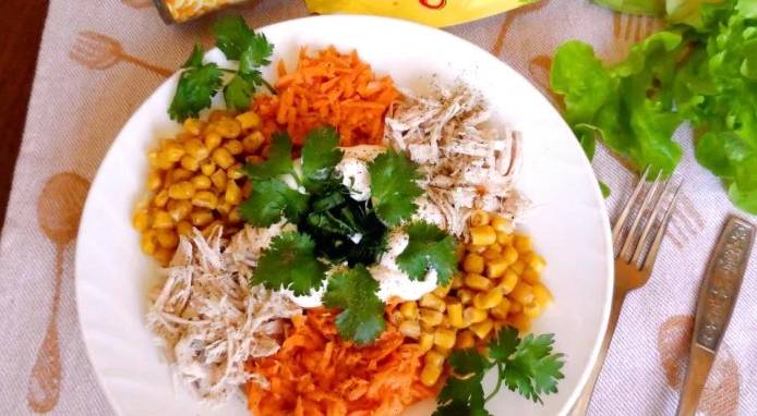 Салат «Калейдоскоп» с курицей и корейской морковью