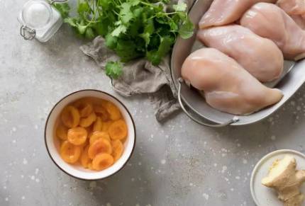 Куриные рулетики с курагой