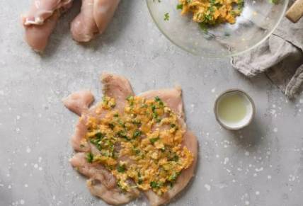 Куриные рулетики с курагой