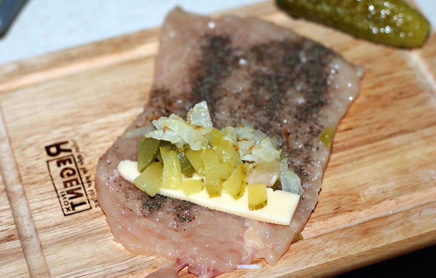 Куриные рулетики в сливочном соусе