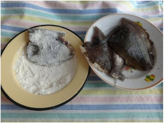 Камбала с рисом в духовке