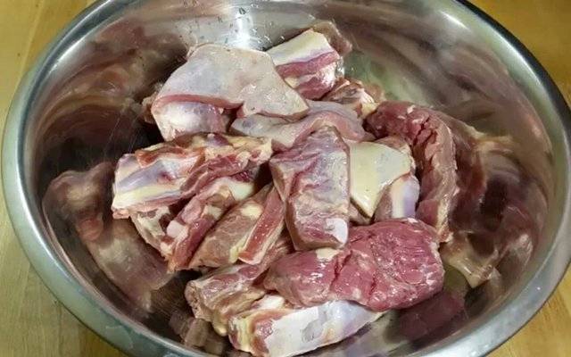 Свиные ребрышки в пиве в духовке