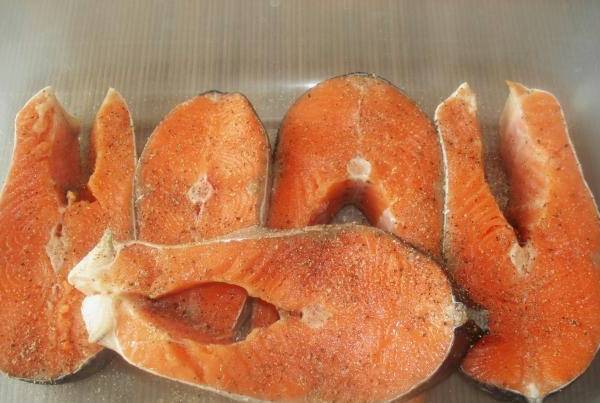 Стейки форели с сыром в духовке