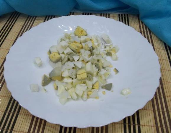Диетический салат с яйцом