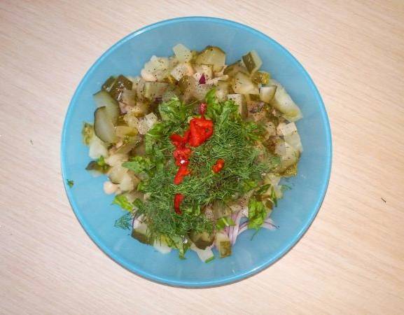 Диетический салат с фасолью