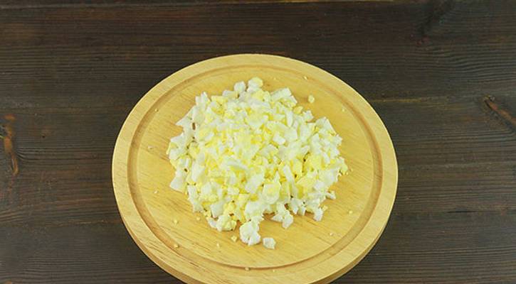 Диетический салат с тунцом и яйцом