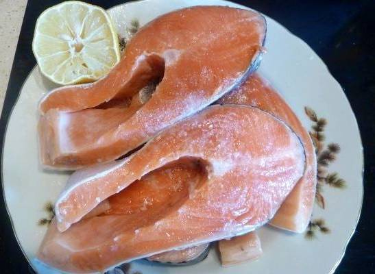 Стейки форели со сливками в духовке