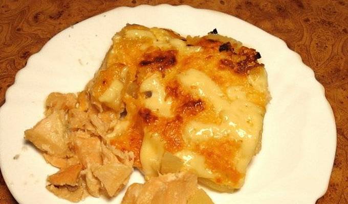 Форель с ананасами в духовке