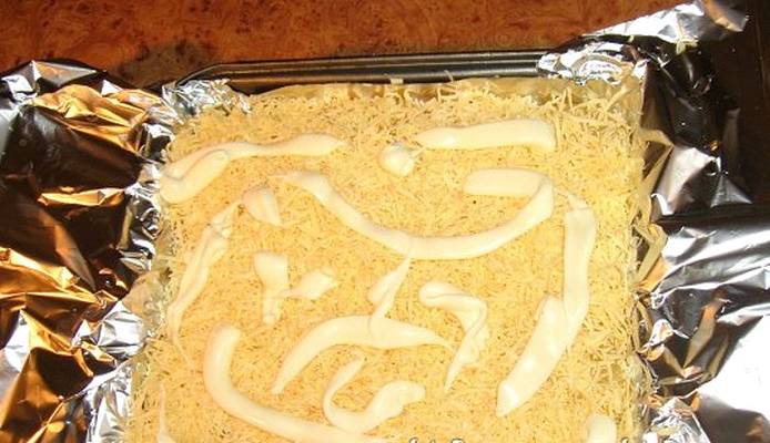 Форель с ананасами в духовке
