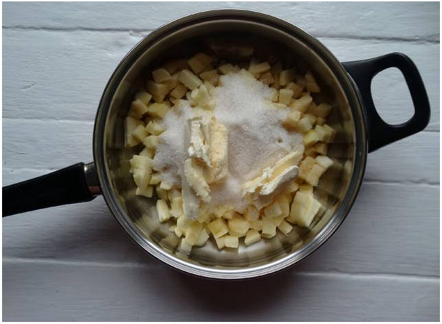 Пирог из лаваша с творогом и яблоками
