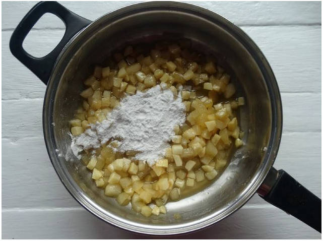 Пирог из лаваша с творогом и яблоками