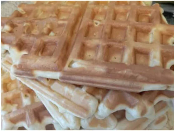 Мягкие вафли с молоком в вафельнице