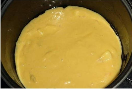 Шарлотка с яблоками в мультиварке Поларис