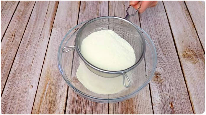 Шарлотка из песочного теста с яблоками