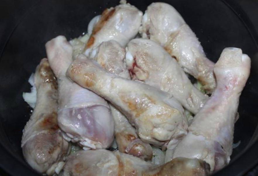 Тушеная курица с картошкой в мультиварке Редмонд