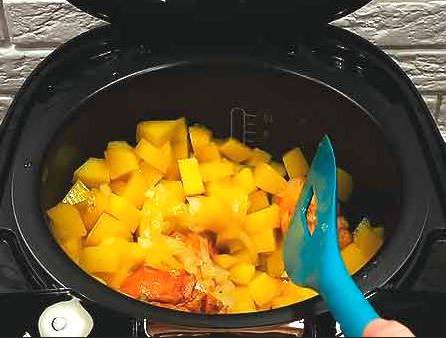 Курица с картошкой в мультиварке Редмонд