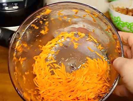 Гречка с курицей в мультиварке Редмонд