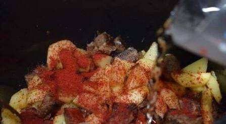 Картошка с мясом в мультиварке Редмонд