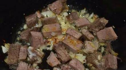 Картошка с мясом в мультиварке Редмонд