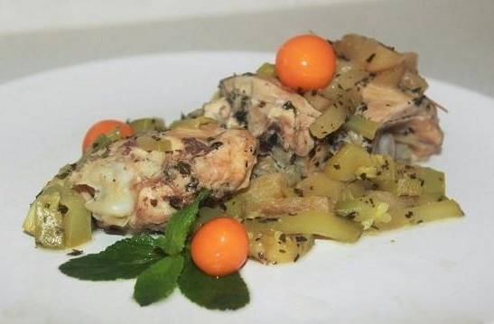 Куриные бедра в мультиварке Редмонд