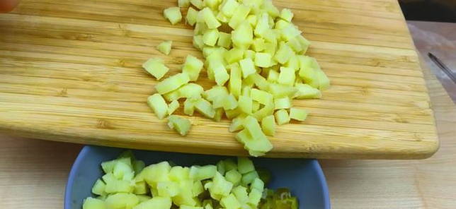 Мясной салат с кукурузой