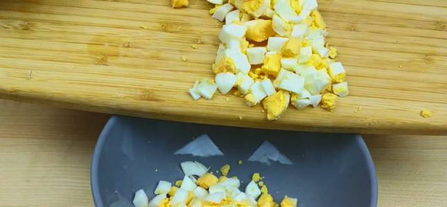 Мясной салат с кукурузой