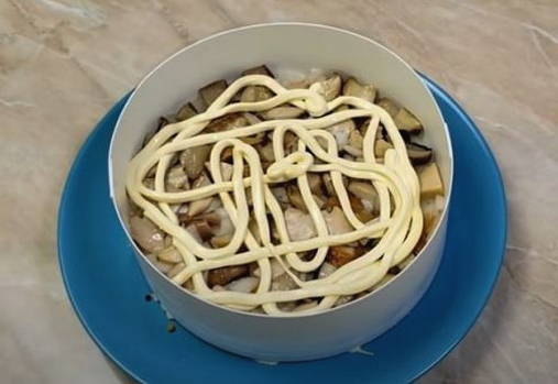 Салат «Мужские слезы» с курицей