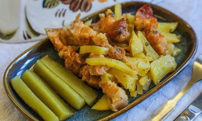 Картошка с мясом в рукаве в духовке