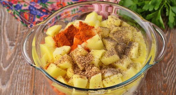 Картошка с мясом в рукаве для запекания в духовке