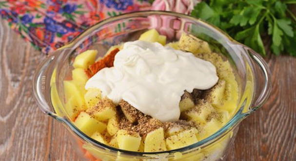 Картошка с мясом в рукаве для запекания в духовке