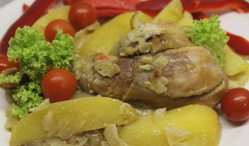 Куриные ножки с картошкой в духовке в рукаве