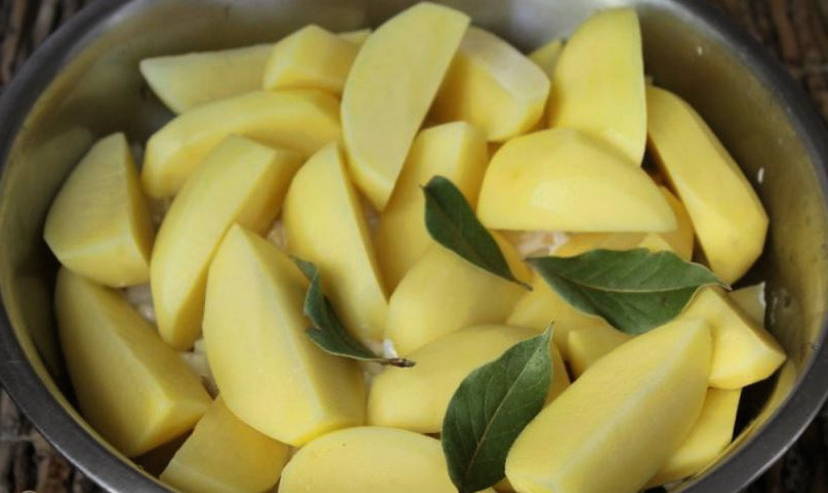 Куриные ножки с картошкой в духовке в рукаве