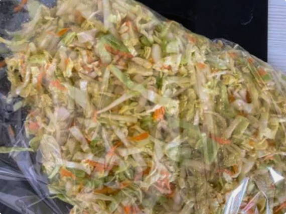Капуста с курицей в рукаве в духовке