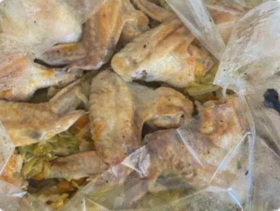 Капуста с курицей в рукаве в духовке