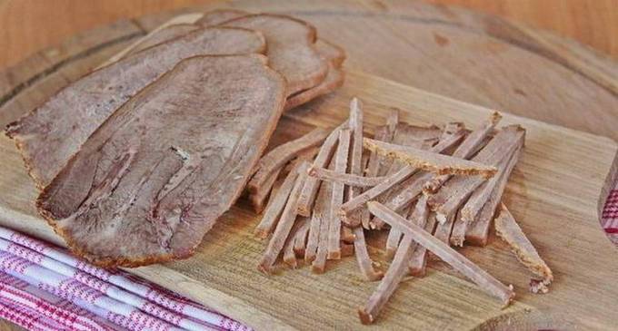 Грузинский салат с языком