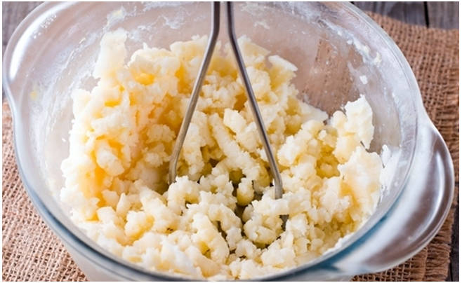 Вафли из картофельного пюре в вафельнице