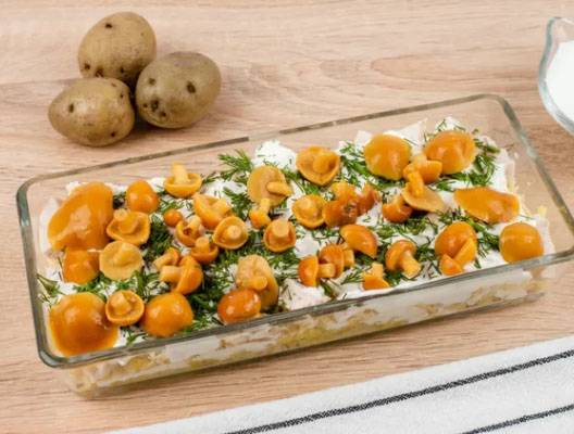 Салат «Лесная поляна» с опятами