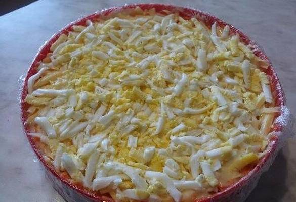 Салат «Лесная поляна» с шампиньонами и курицей