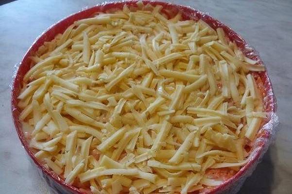 Салат «Лесная поляна» с шампиньонами и курицей